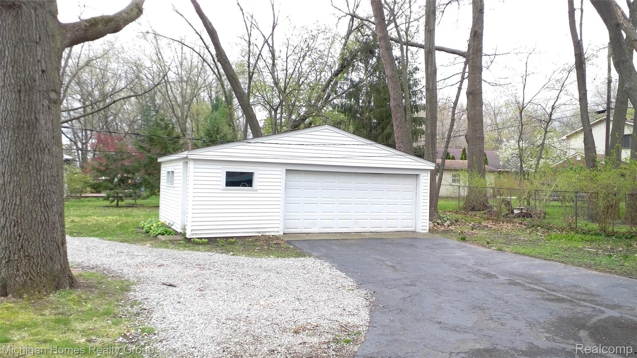 2360 Keith Road West Bloomfield, MI 48324 - Photo 22 of 22 WIN_20190510_10_59_08_Pro.jpg