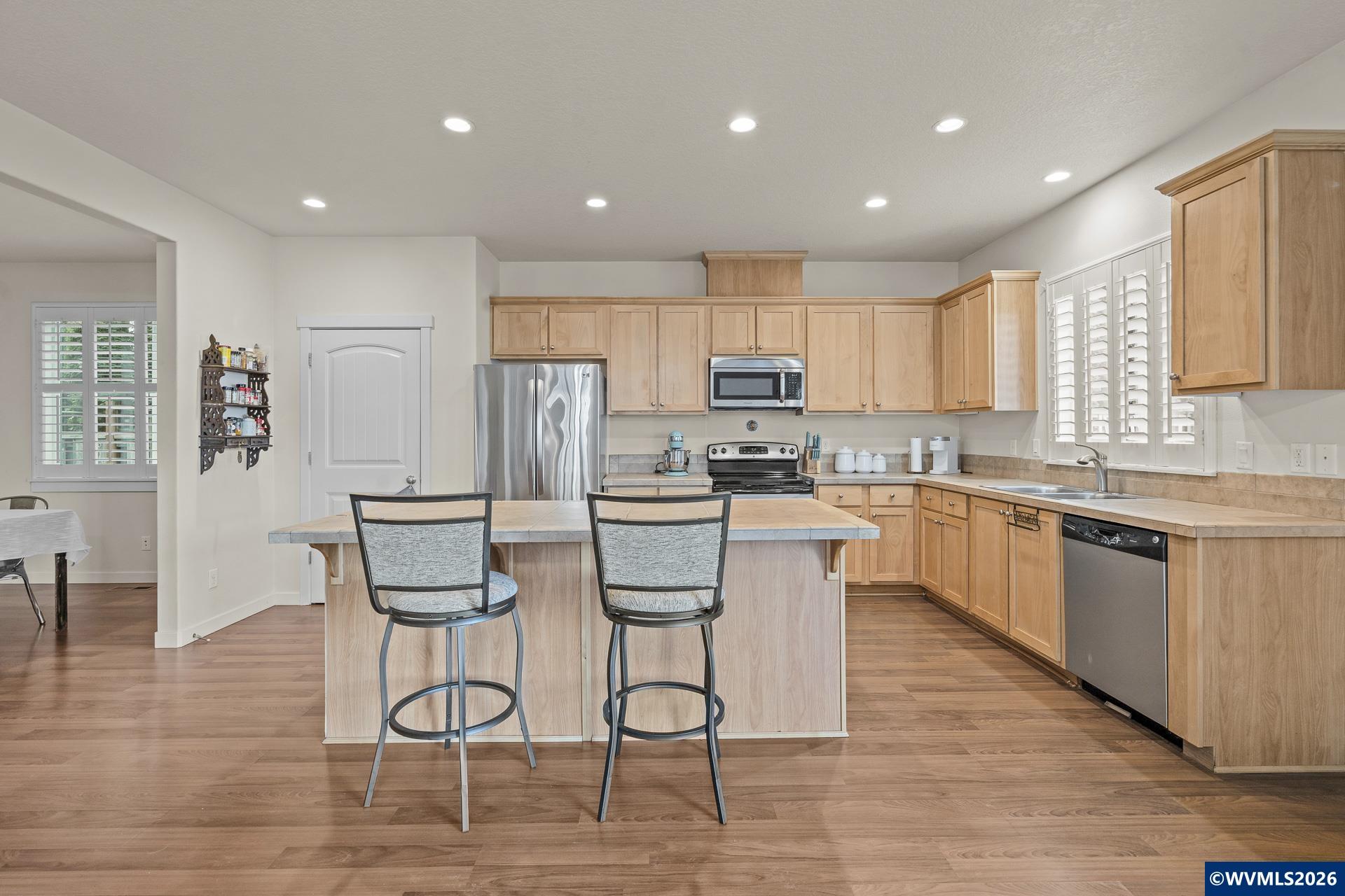 1018 Taurus Loop Northeast Keizer, OR 97303 - Photo 11 of 48