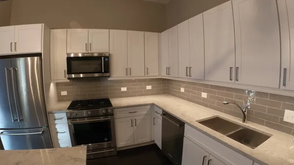 $3,650 | 2050 North Clark Street, Unit 505, Chicago, IL 60614