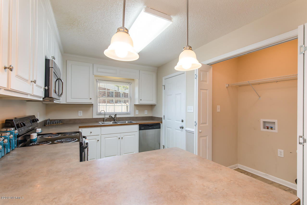 302 Sheffield Road Jacksonville, NC 28546 - Photo 11 of 32 RE-11