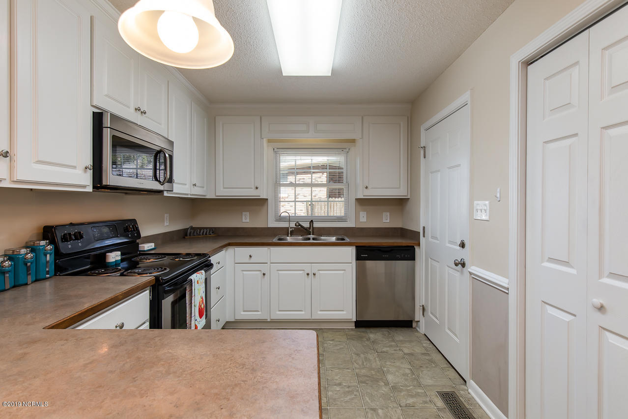 302 Sheffield Road Jacksonville, NC 28546 - Photo 12 of 32 RE-12