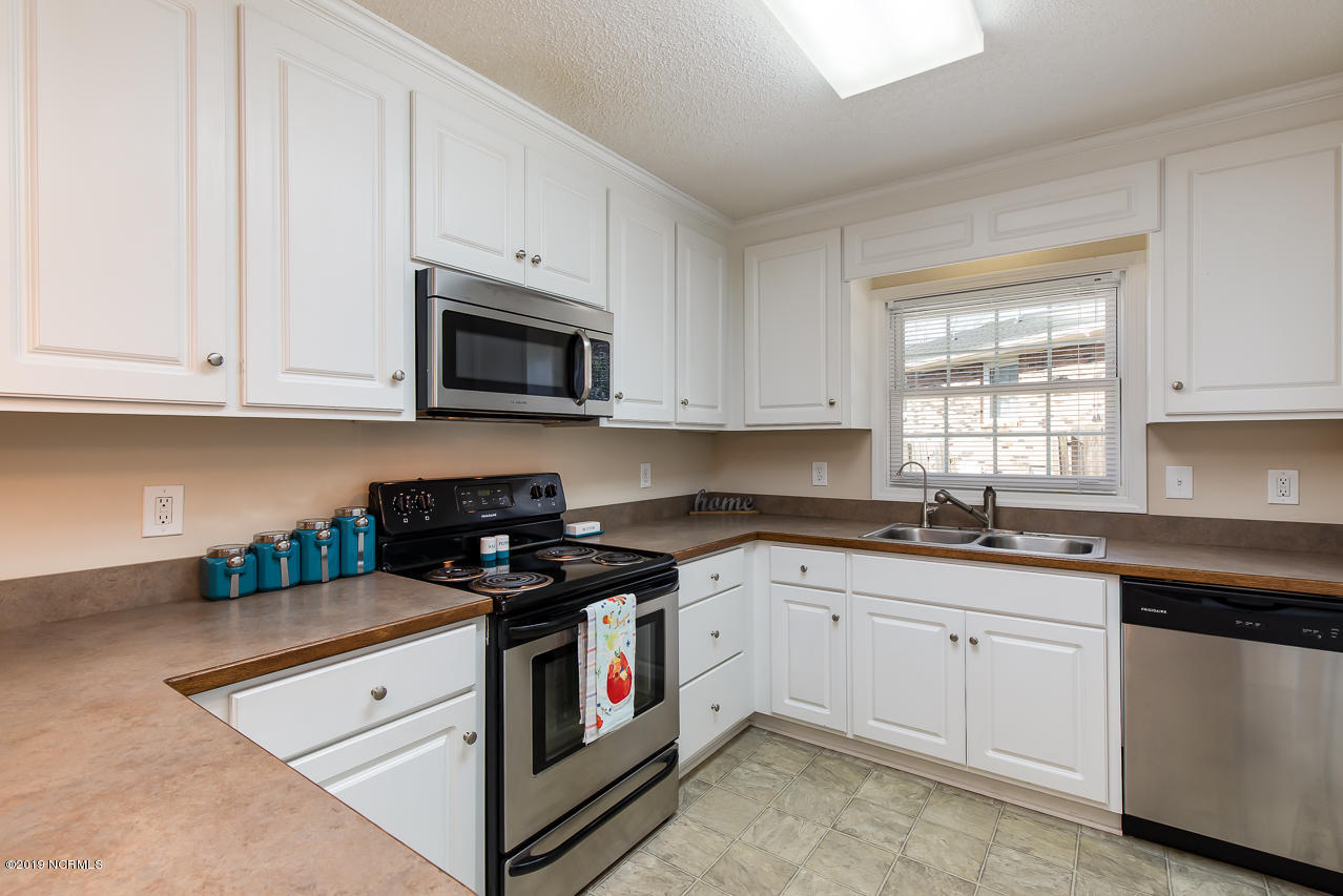 302 Sheffield Road Jacksonville, NC 28546 - Photo 13 of 32 RE-13