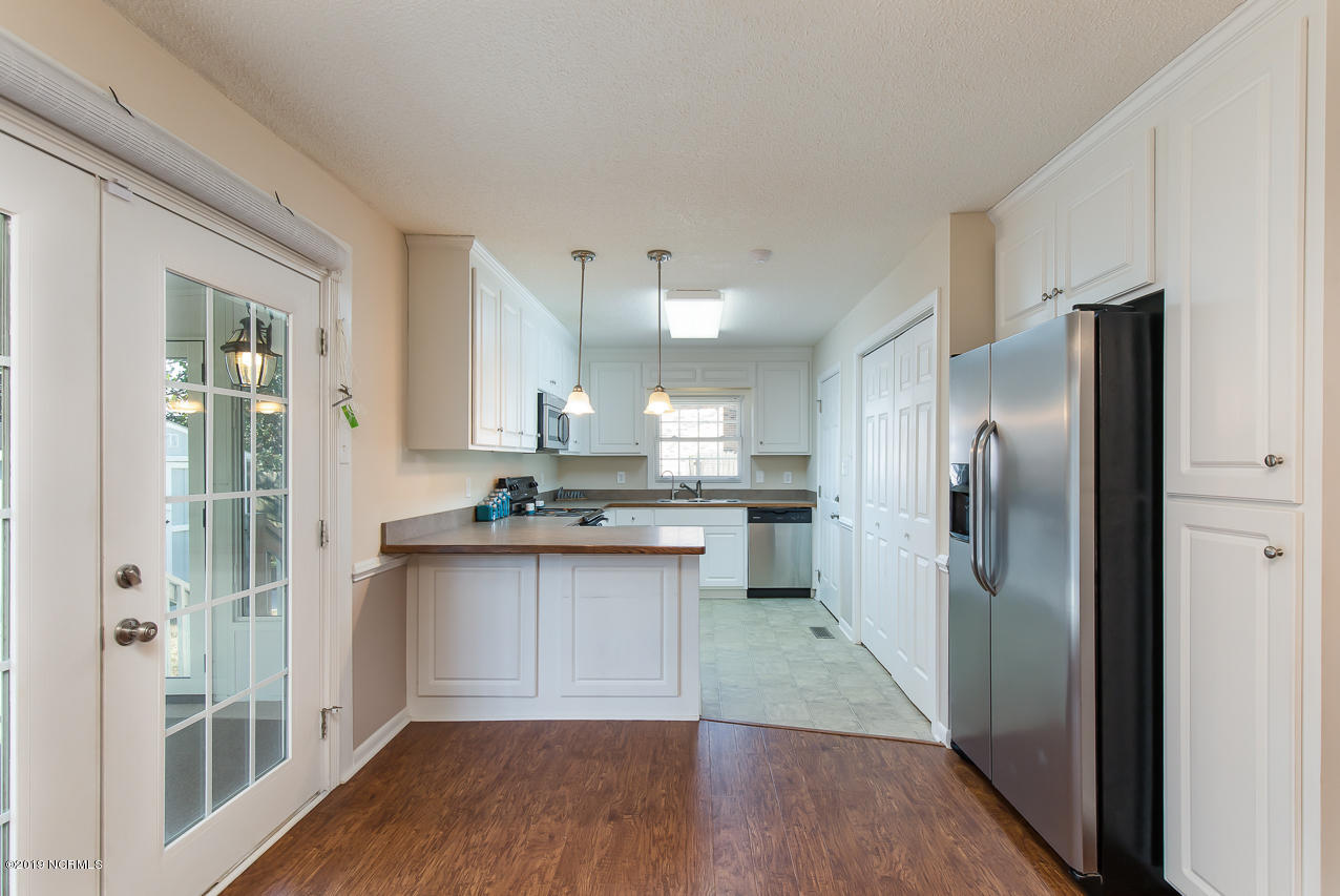 302 Sheffield Road Jacksonville, NC 28546 - Photo 10 of 32 RE-10
