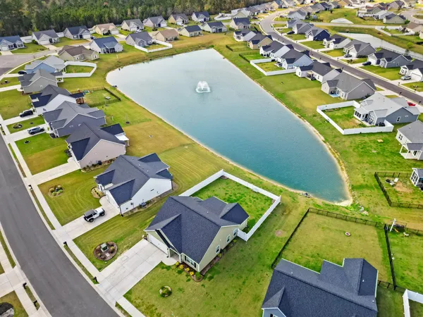 $270,000 | 406 Shallow Cv Drive, Conway, SC 29527