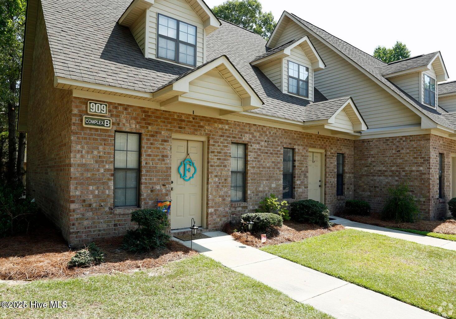 911 Allen Road, Unit A7 Greenville, NC 27834 - Photo 11 of 12 20250521154002394139000000-o