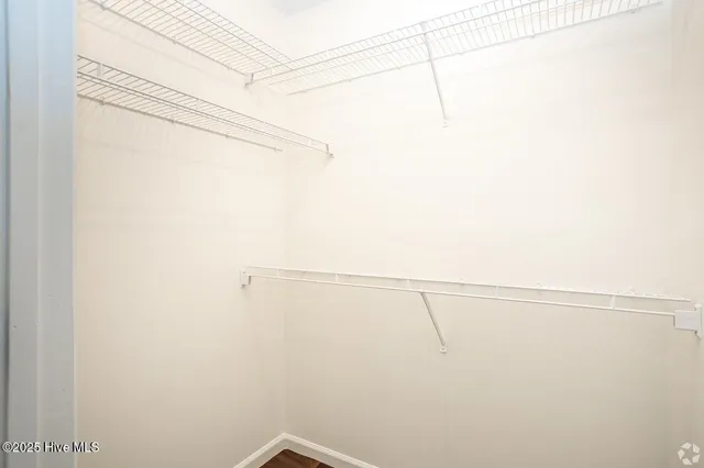 $995 | 911 Allen Road, Unit A7, Greenville, NC 27834