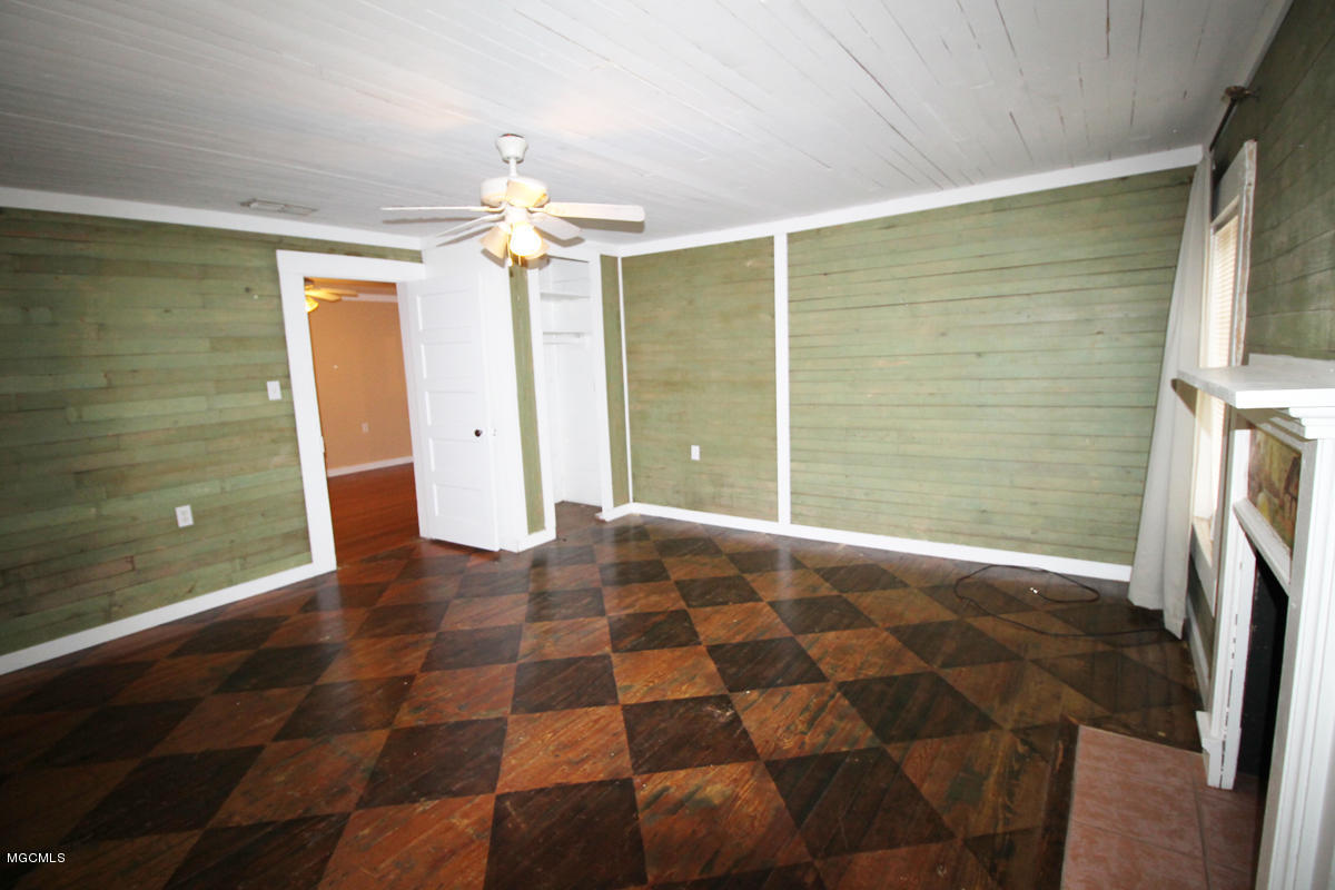 179 Horn Road Lucedale, MS 39452 - Photo 17 of 40 Master bedroom