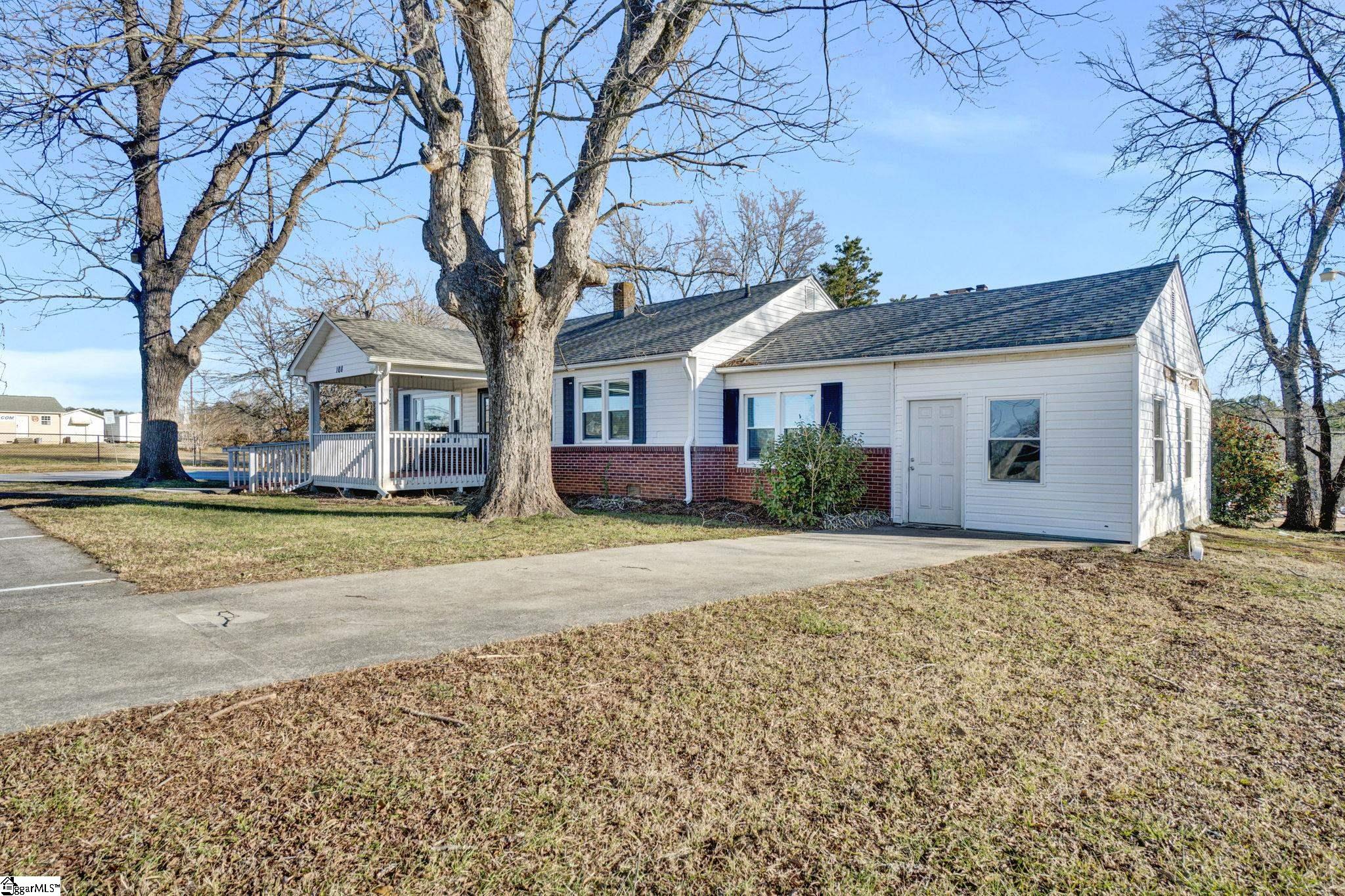 108 Keowee School Road Seneca, SC 29672 - Photo 6 of 37 Gallery Image 6