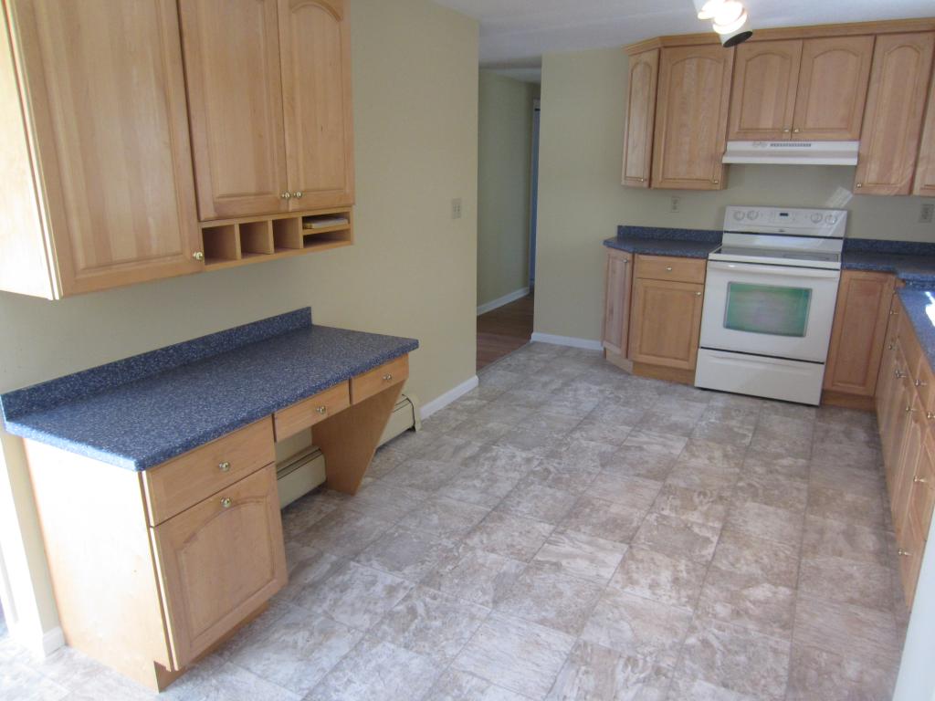 8 Redwing Road Concord, NH 03301 - Photo 4 of 17