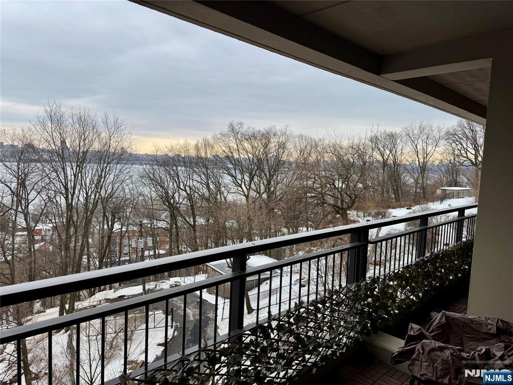 4 Horizon Road, Unit G20 Fort Lee, NJ 07024 - Photo 2 of 13 a view of city from balcony