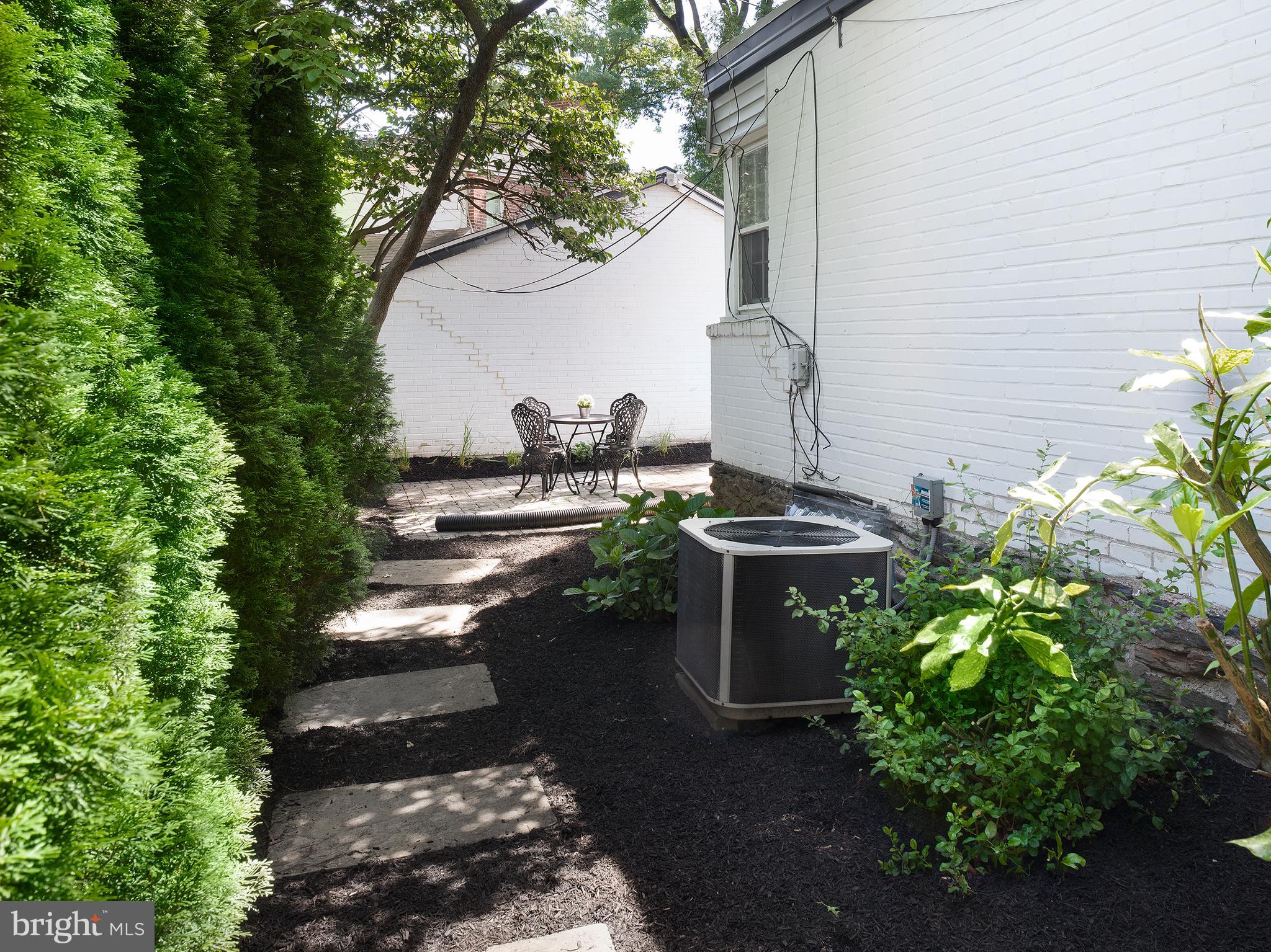 19 Rodney Road Bryn Mawr, PA 19010 - Photo 7 of 37 side yard