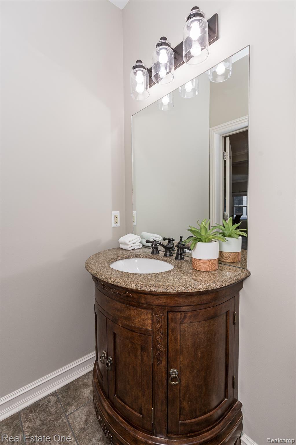 341 Griggs Street Rochester, MI 48307 - Photo 39 of 49 First Floor half bath