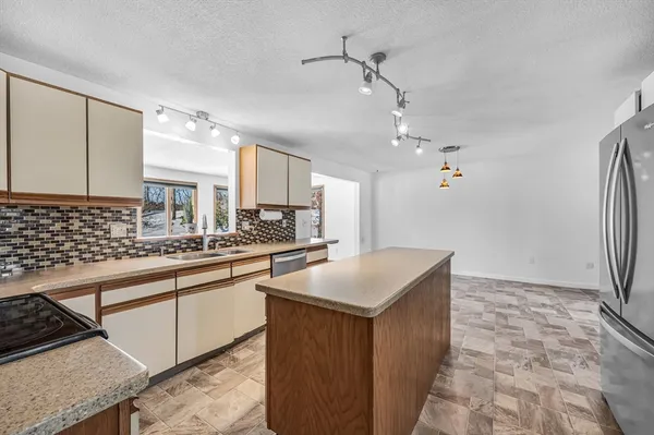 $432,500 | 88 Basil Road, Chicopee, MA 01020