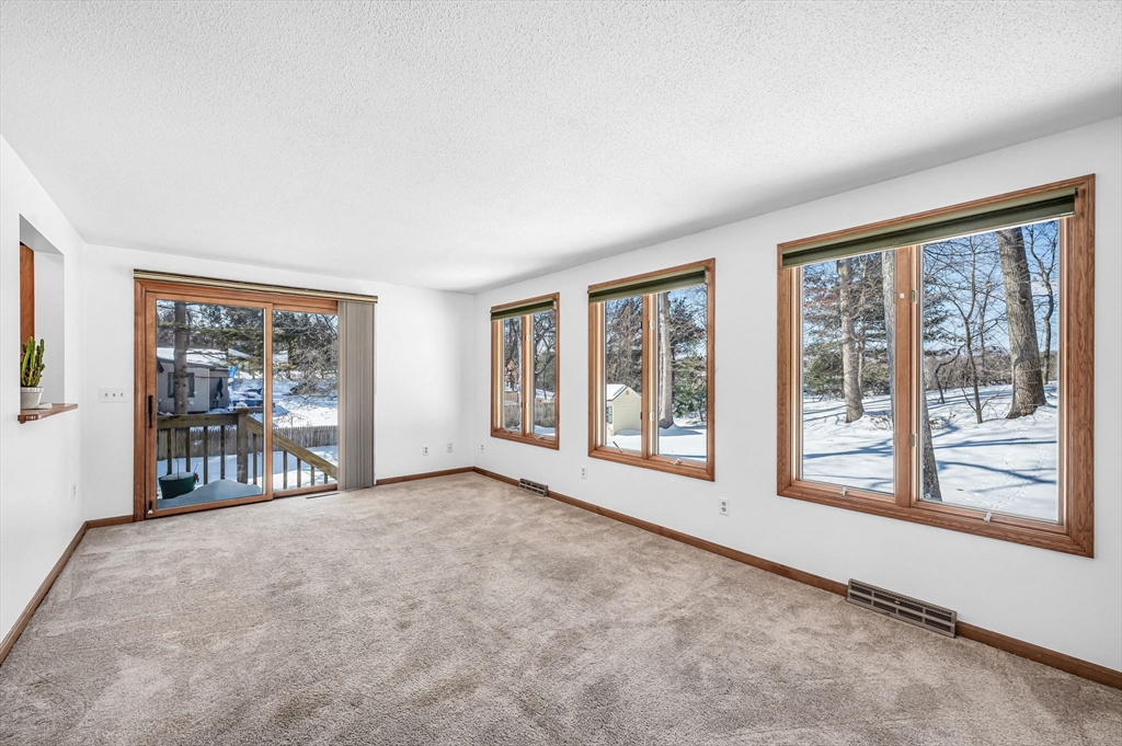 88 Basil Road Chicopee, MA 01020 - Photo 10 of 29