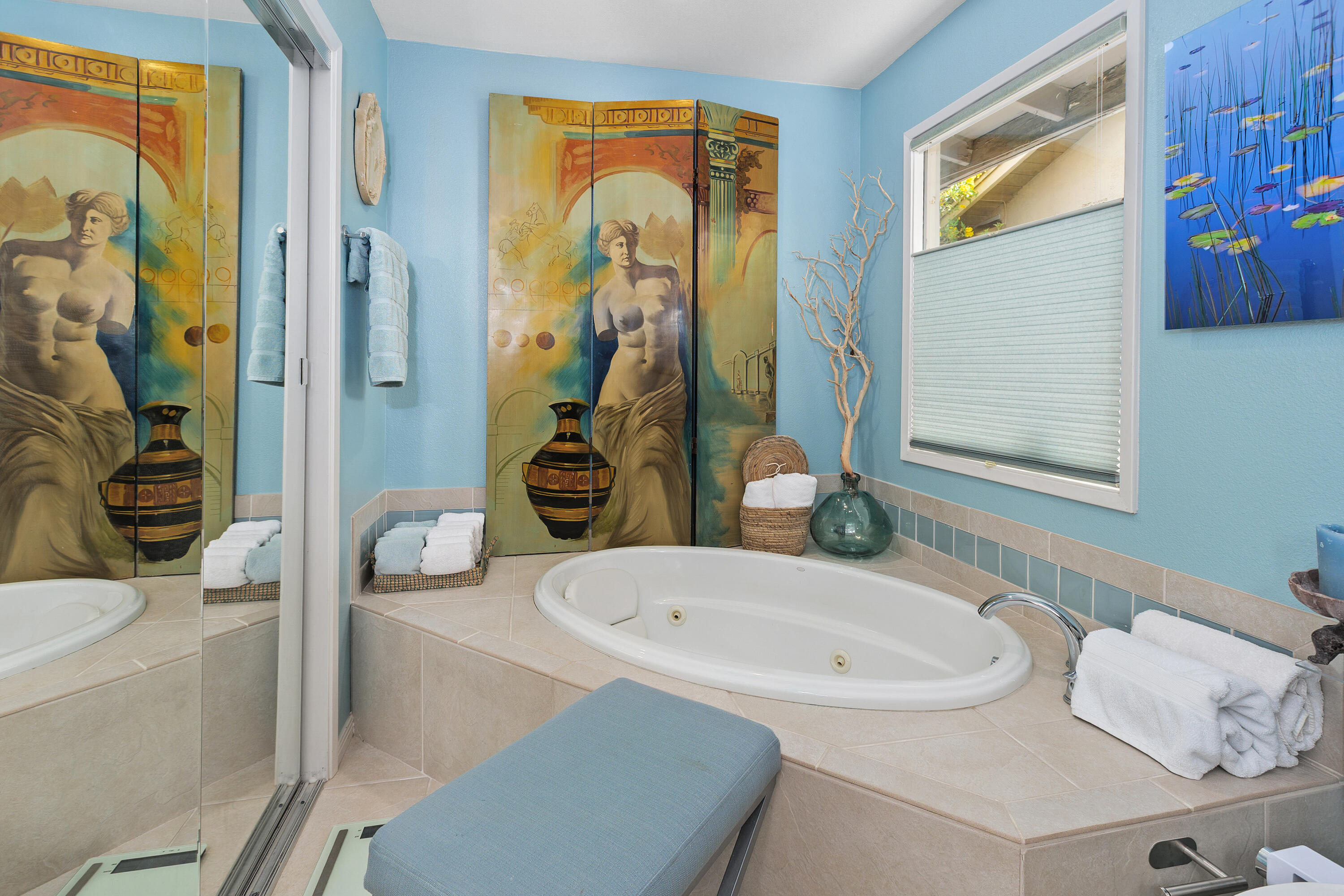 71305 Kempton Avenue Rancho Mirage, CA 92270 - Photo 36 of 58 a bathroom with a sink a toilet and shower
