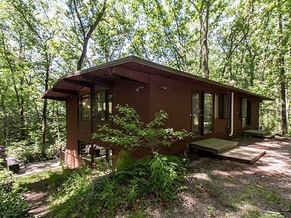 138 Weston Road Lincoln, MA 01773 - Photo 4 of 22 a front view of a house with garden