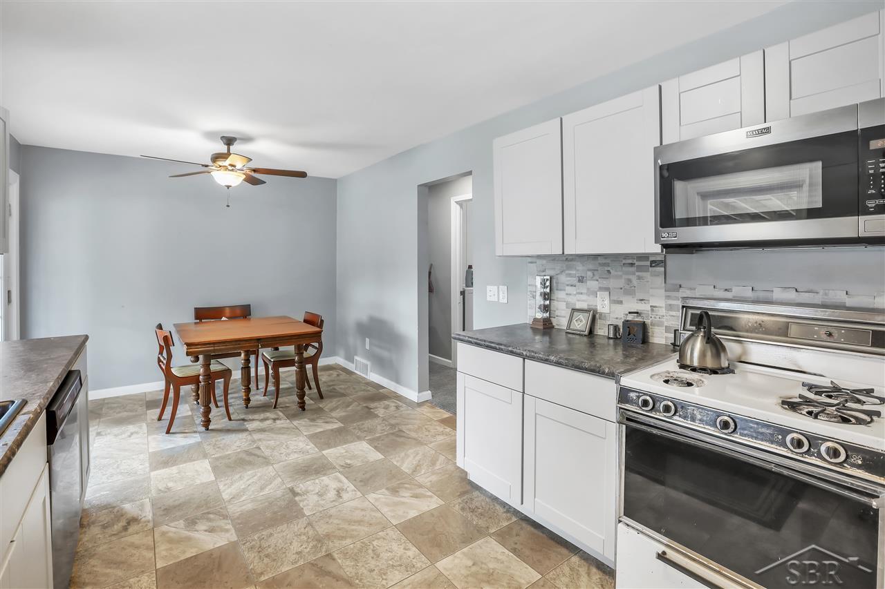581 Rustic Road Saginaw, MI 48604 - Photo 18 of 20 50019860-17.JPG