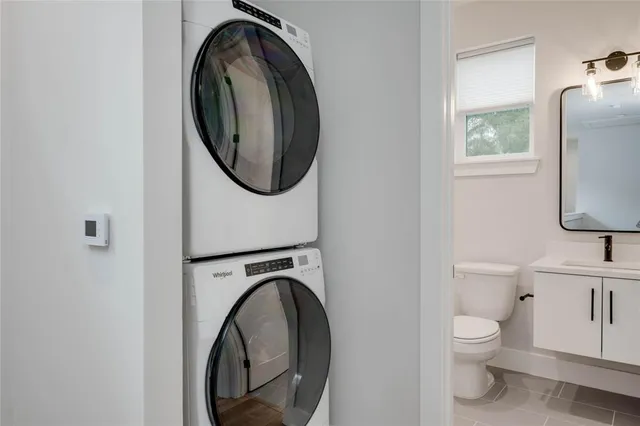 $3,850 | 1406 East 2nd Street, Unit 2, Austin, TX 78702