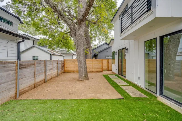 $3,850 | 1406 East 2nd Street, Unit 2, Austin, TX 78702