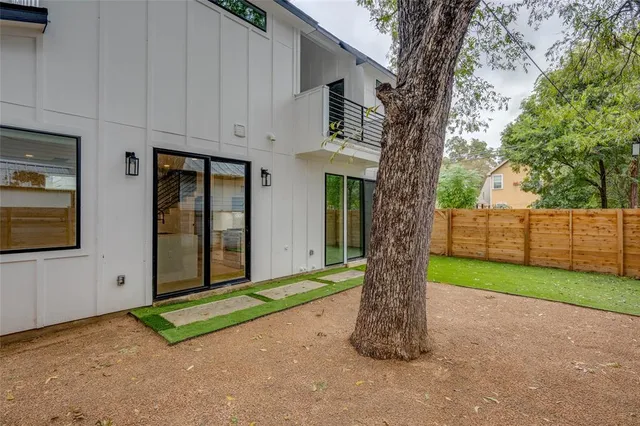 $3,850 | 1406 East 2nd Street, Unit 2, Austin, TX 78702