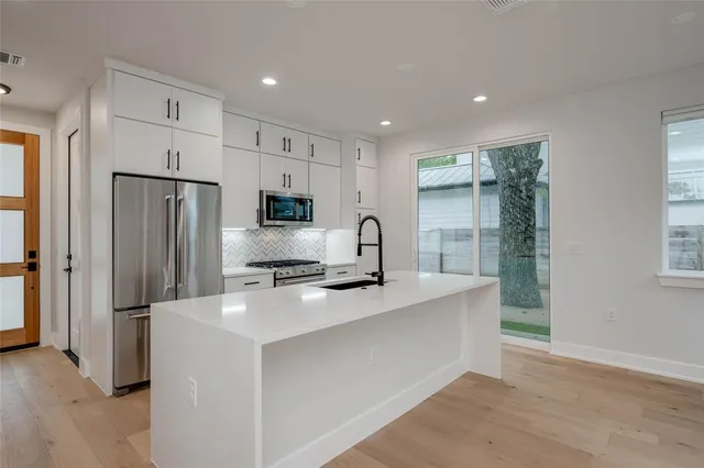 $3,850 | 1406 East 2nd Street, Unit 2, Austin, TX 78702