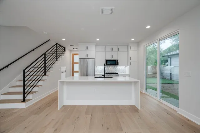 $3,850 | 1406 East 2nd Street, Unit 2, Austin, TX 78702