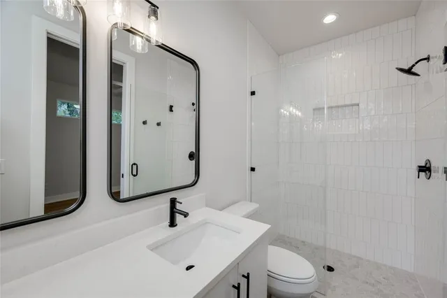 $3,850 | 1406 East 2nd Street, Unit 2, Austin, TX 78702