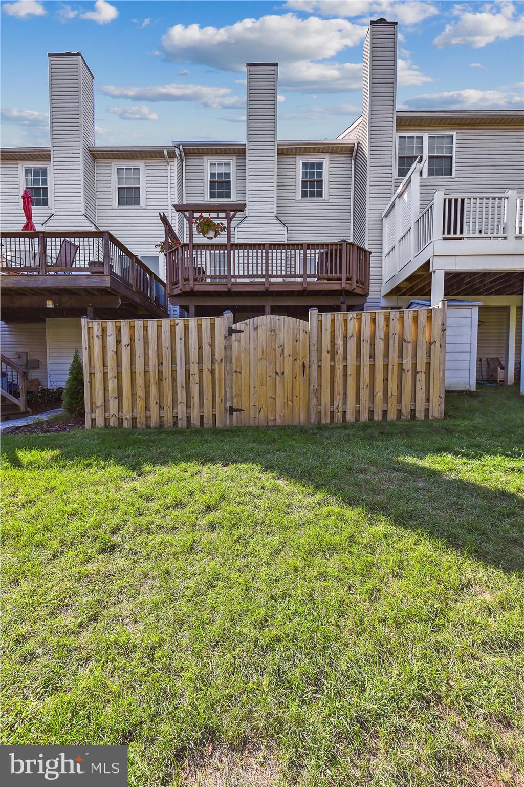 43484 Blacksmith Square Ashburn, VA 20147 - Photo 30 of 53 Back Elevation