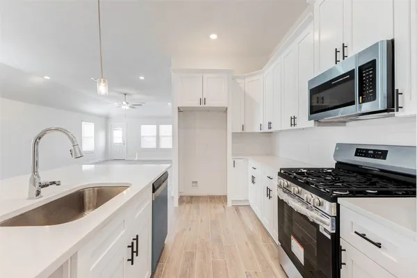 $419,900 | 13214 Hayden Peak Drive, Iowa Colony, TX 77583