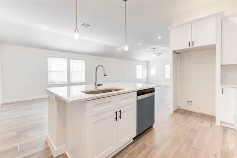 $419,900 | 13214 Hayden Peak Drive, Iowa Colony, TX 77583