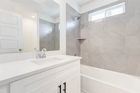 $419,900 | 13214 Hayden Peak Drive, Iowa Colony, TX 77583
