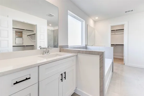 $419,900 | 13214 Hayden Peak Drive, Iowa Colony, TX 77583
