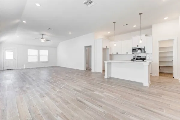 $419,900 | 13214 Hayden Peak Drive, Iowa Colony, TX 77583