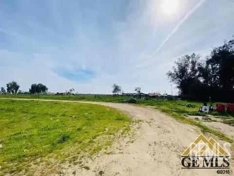 Undisclosed Address Earlimart, CA 93219 - Photo 3 of 4 a view of an ocean and beach