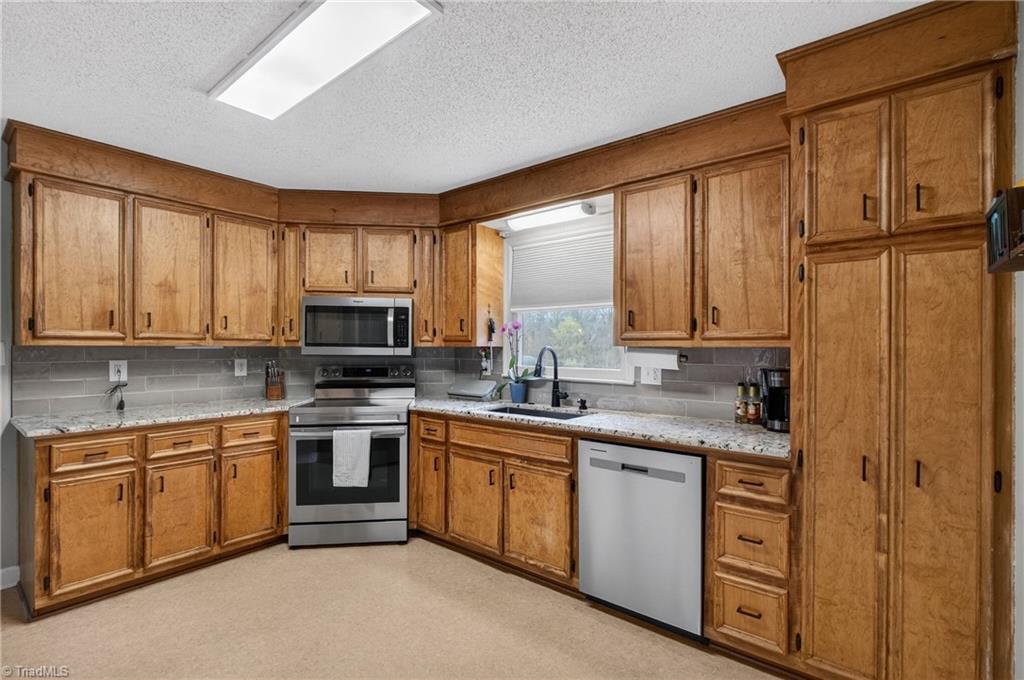 8388 Coachman Lane Rural Hall, NC 27045 - Photo 13 of 42