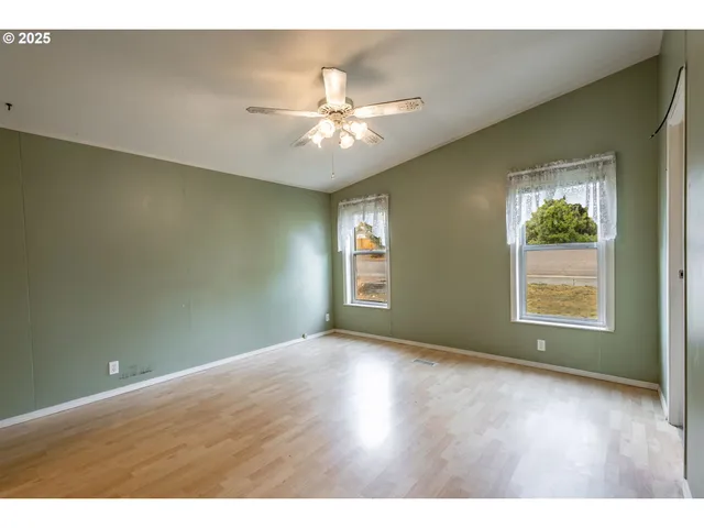 $269,000 | 299 4th Street, Maupin, OR 97037