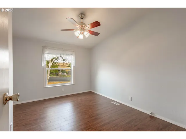 $269,000 | 299 4th Street, Maupin, OR 97037