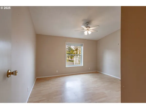 $259,998 | 299 4th Street, Maupin, OR 97037