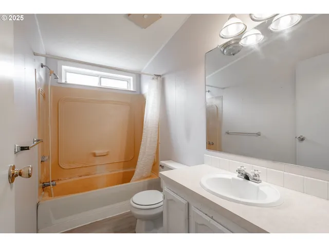 $269,000 | 299 4th Street, Maupin, OR 97037