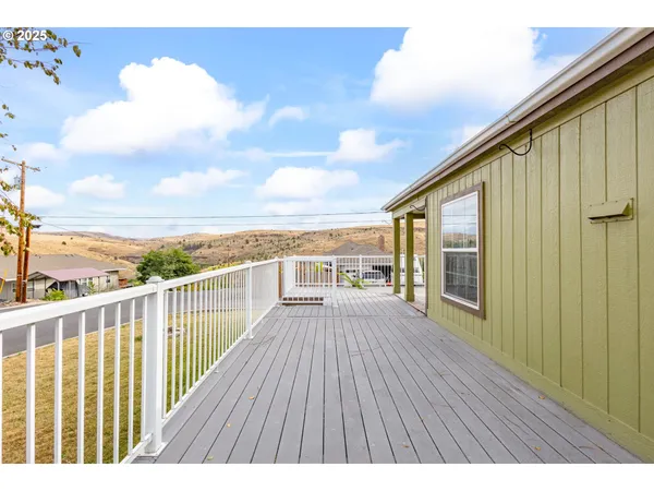 $259,998 | 299 4th Street, Maupin, OR 97037