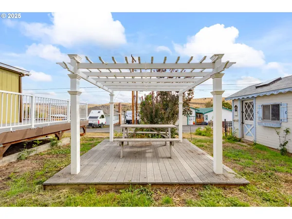 $259,998 | 299 4th Street, Maupin, OR 97037