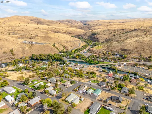 $259,998 | 299 4th Street, Maupin, OR 97037