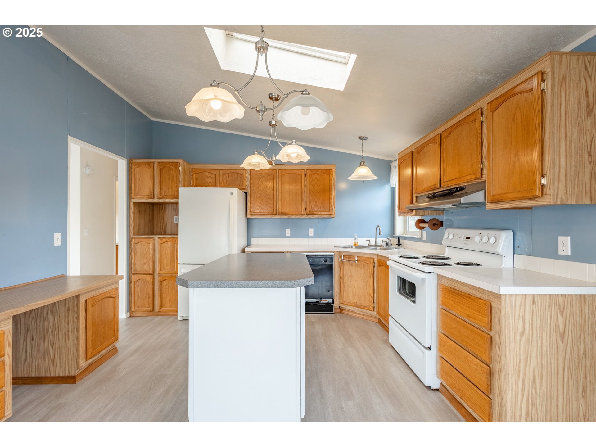 299 4th Street Maupin, OR 97037 - Photo 9 of 43