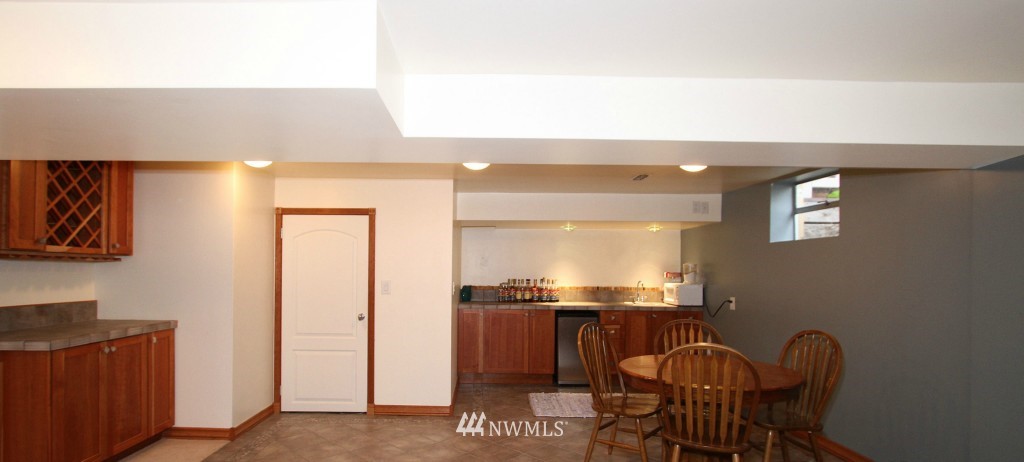 1115 North 37th Street Renton, WA 98056 - Photo 12 of 21