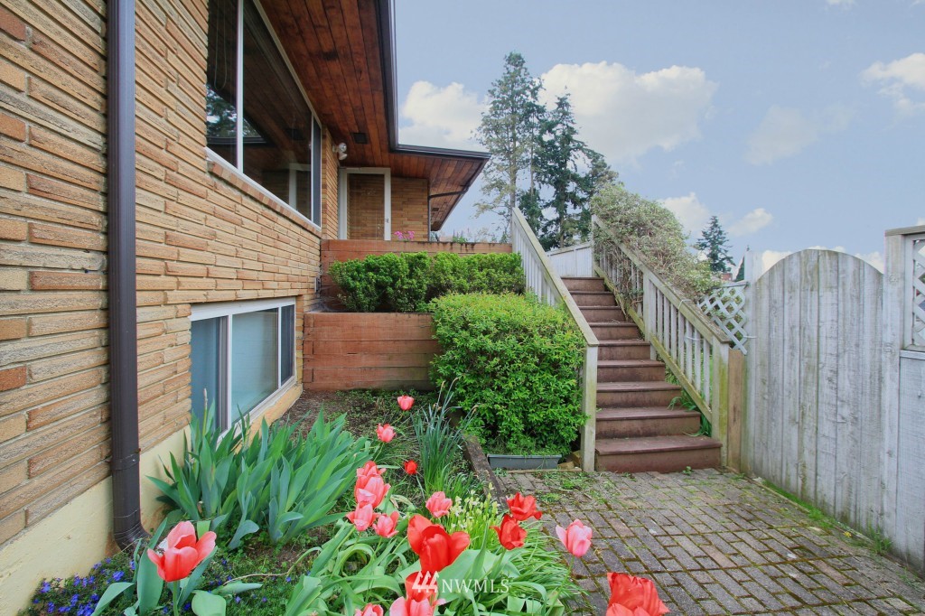 1115 North 37th Street Renton, WA 98056 - Photo 19 of 21