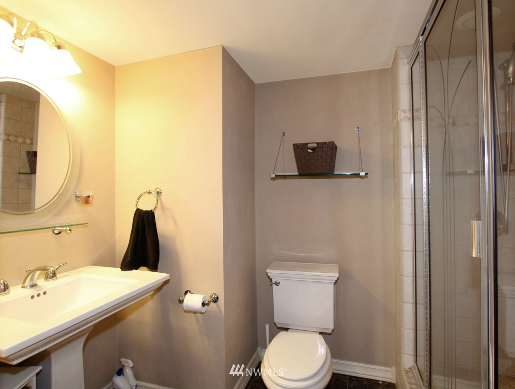1115 North 37th Street Renton, WA 98056 - Photo 9 of 21