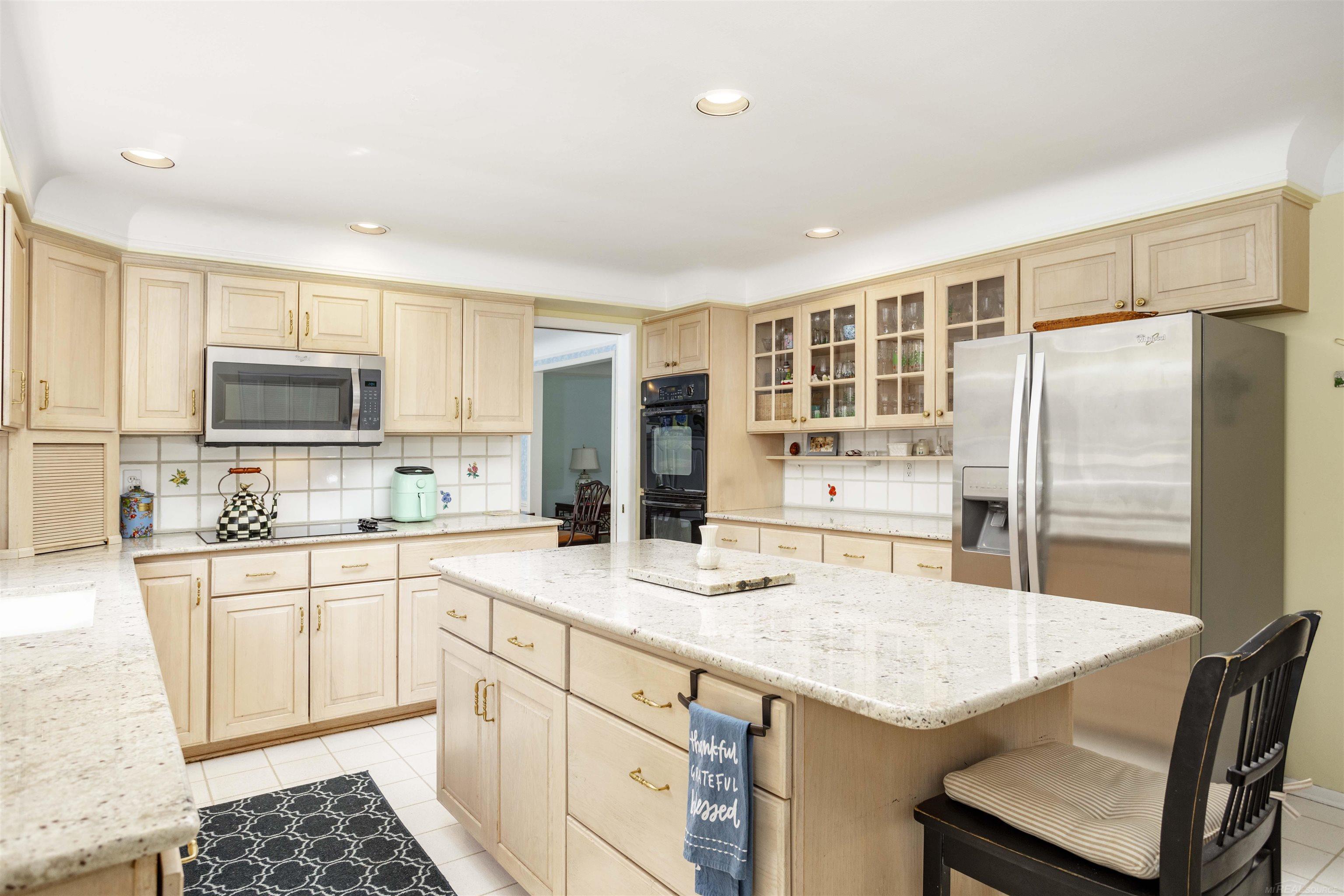 541 Cook Road Grosse Pointe Woods, MI 48236 - Photo 14 of 53