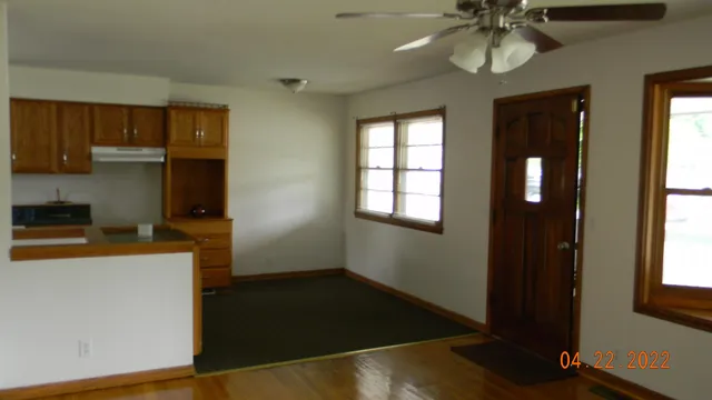 $195,000 | 327 West 7th Street, Haysville, KS 67060