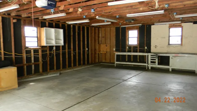 $195,000 | 327 West 7th Street, Haysville, KS 67060