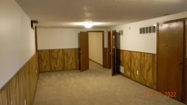 $195,000 | 327 West 7th Street, Haysville, KS 67060